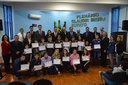 Sessão Solene pra entrega de certificados aos alunos do Projeto Estudantil. “Vereador Por Um Dia” Sessão Solene pra entrega de certificados aos alunos do Projeto Estudantil. “Vereador Por Um Dia”