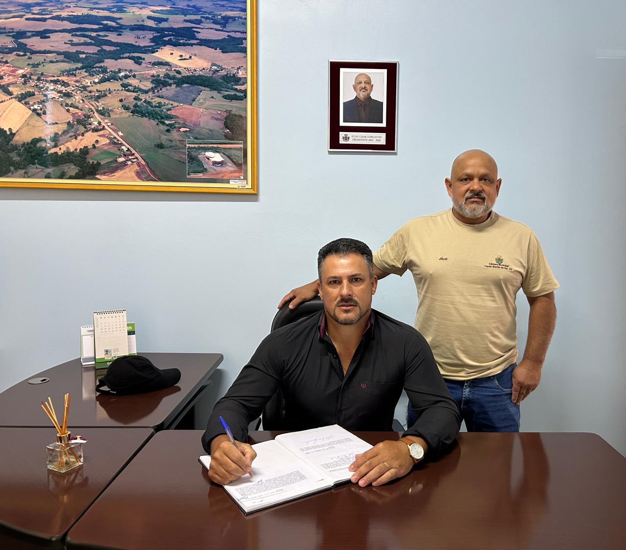 Jonei Merib toma posse como Vereador, passando a integrar o quadro do Poder Legislativo Municipal