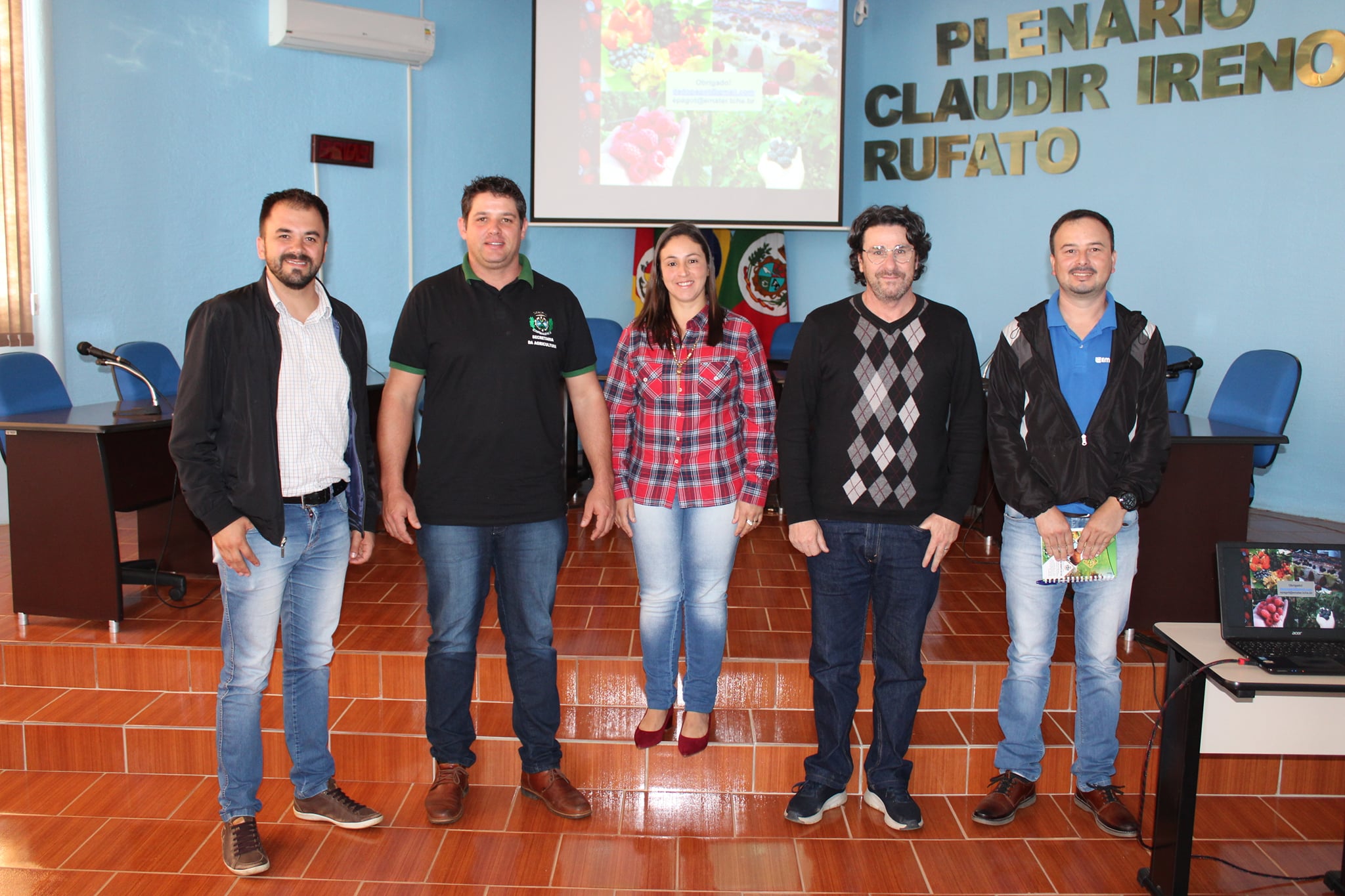  Secretaria de Agricultura, Desenvolvimento Econômico e Meio Ambiente, realizou palestra sobre pequenos frutos