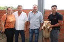 Vereadores e Servidores da Câmara Municipal arrematam cordeiro em Leilão Beneficente para Sammlave, na XIV Feira de Ovinos de Capão Bonito do Sul.